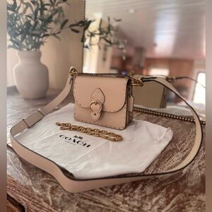 Coach Beat Shoulder Bag 18 With Rivets